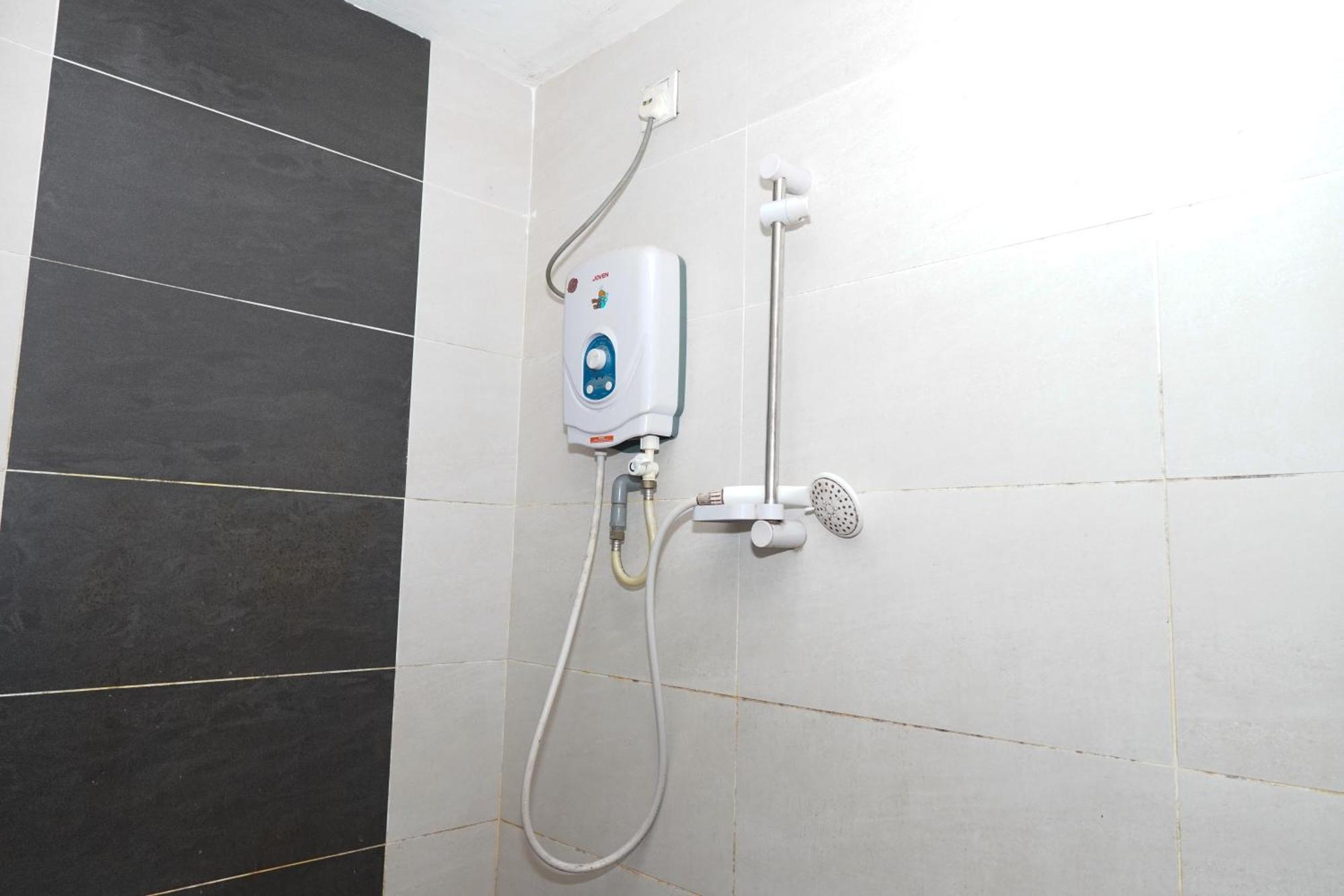 Hotel Shri Putiri Pasir Gudang Ngoại thất bức ảnh