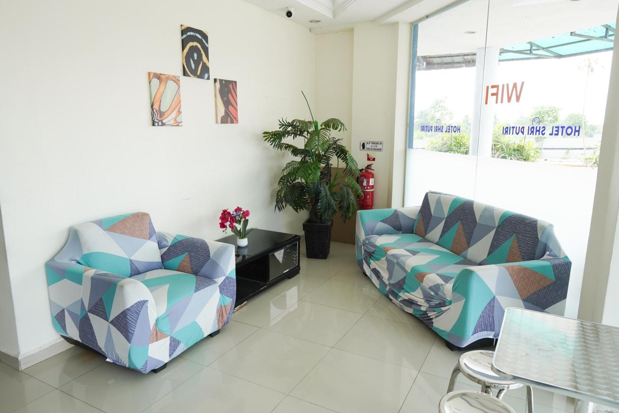 Hotel Shri Putiri Pasir Gudang Ngoại thất bức ảnh