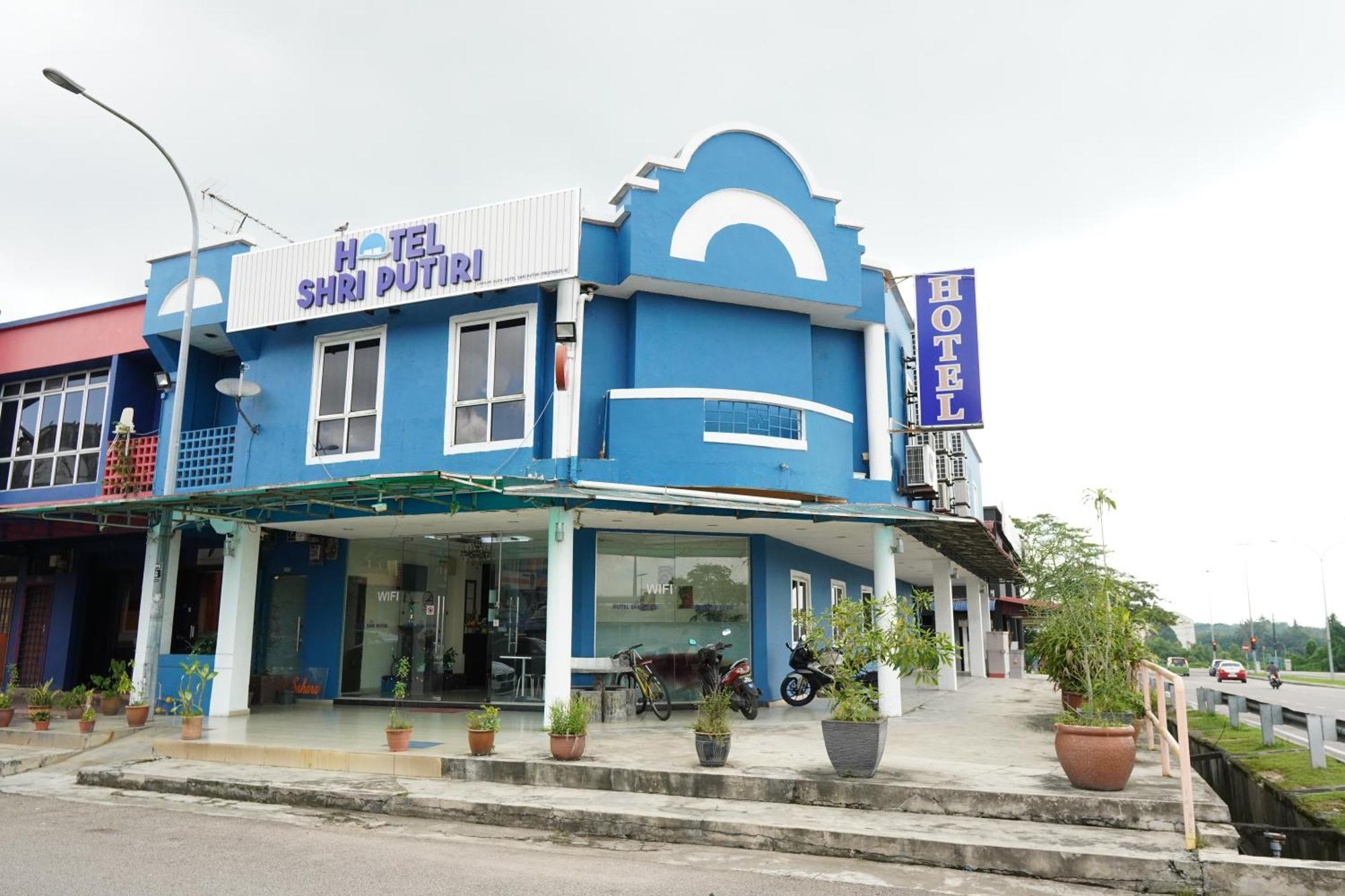 Hotel Shri Putiri Pasir Gudang Ngoại thất bức ảnh
