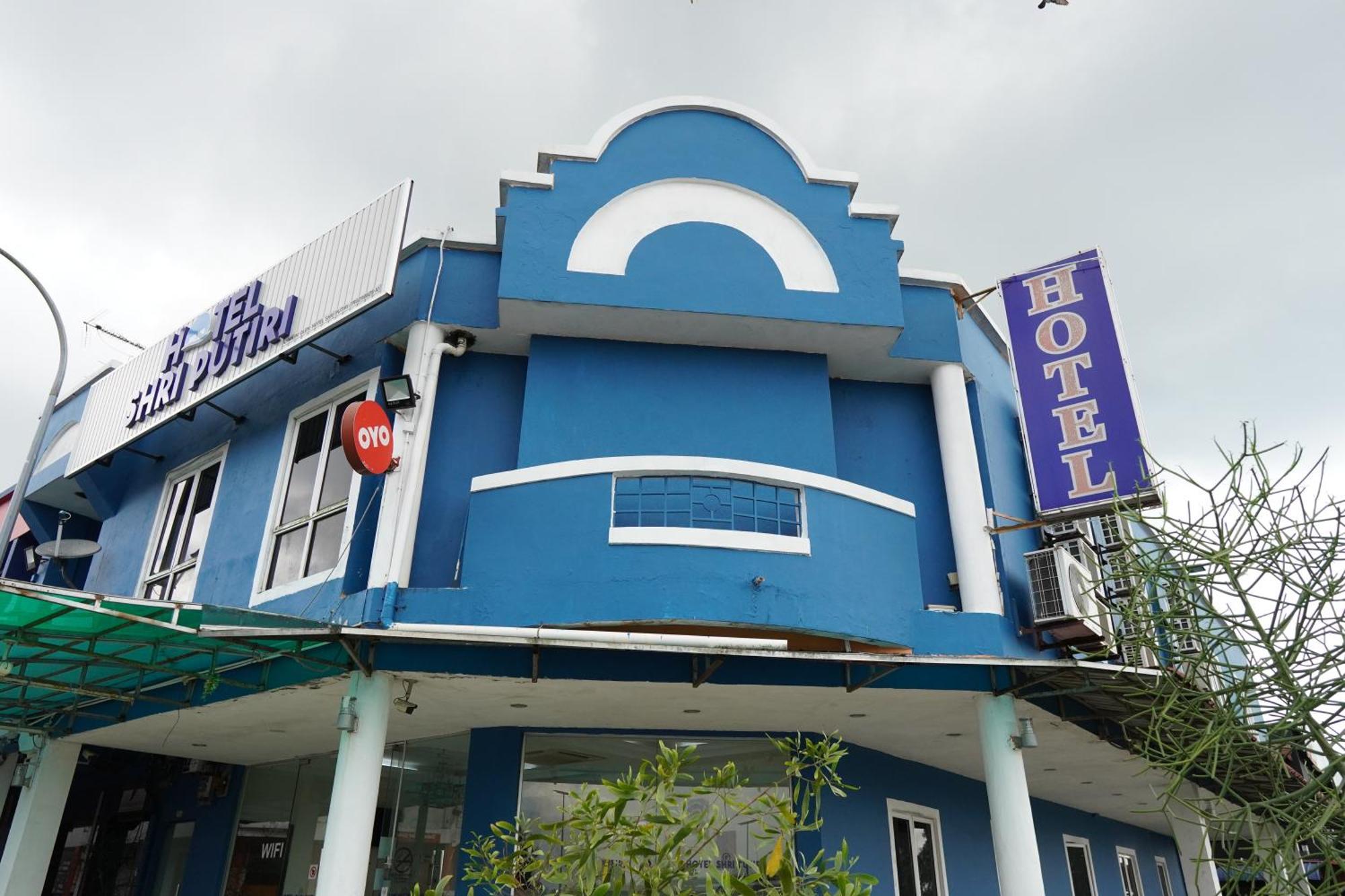 Hotel Shri Putiri Pasir Gudang Ngoại thất bức ảnh